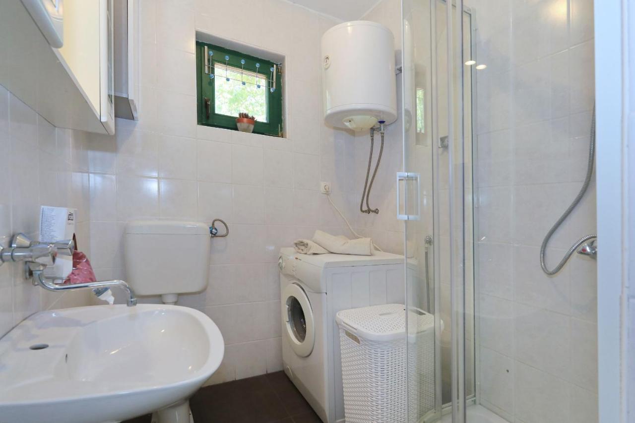Holiday Home Lucija Sveti Filip i Jakov Exterior foto